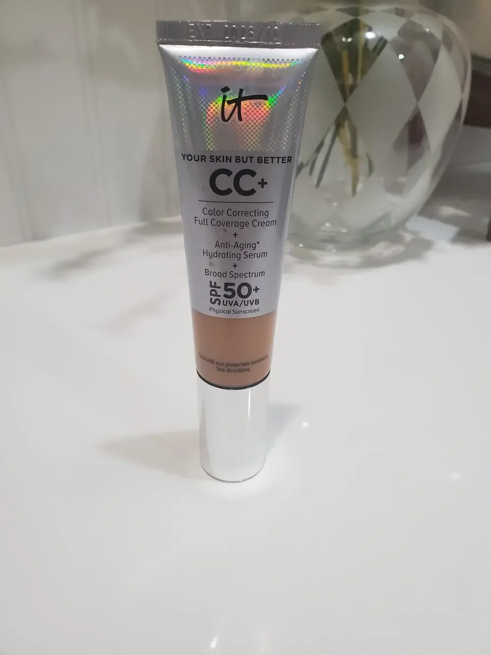 It Cosmetics CC Color Correcting Full Coverage color Fair Warm color tan rich